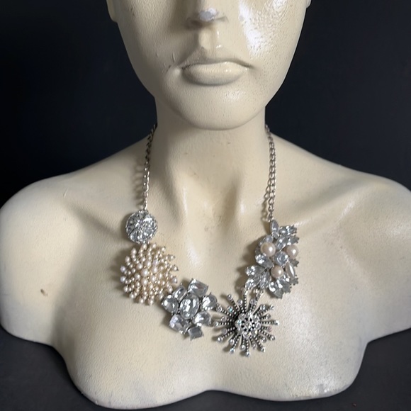 Banana Republic Vintage Silver Tone Rhinestone Pearl Choker Necklace - Picture 14 of 16